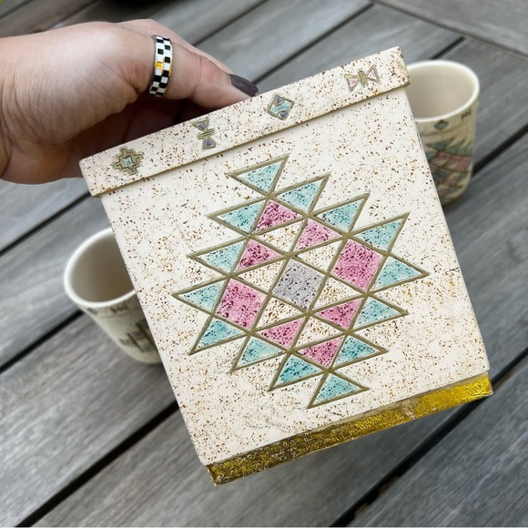 Vohann of California Arizona Aztec Ceramic Tissue Holder and Tumblers Set - Picture 7 of 14